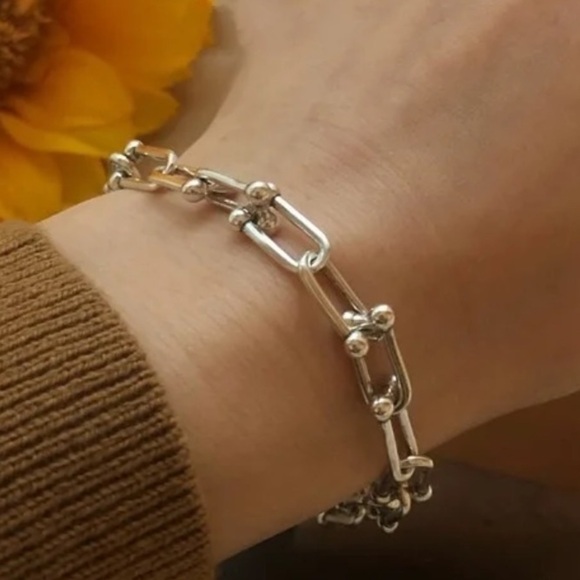 𝅺NEW Gold or Silver Chunky U Shape Chain Bracelet - Picture 6 of 8